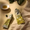 The Body Shop Konopny wegański ratujący krem do rąk - Hemp Vegan Rescuing Hand Cream (100 ml)
