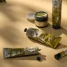 The Body Shop Konopny wegański ratujący krem do rąk - Hemp Vegan Rescuing Hand Cream (100 ml)
